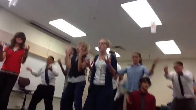 Coffee Break Song Performance, Very Funny! смотреть онлайн