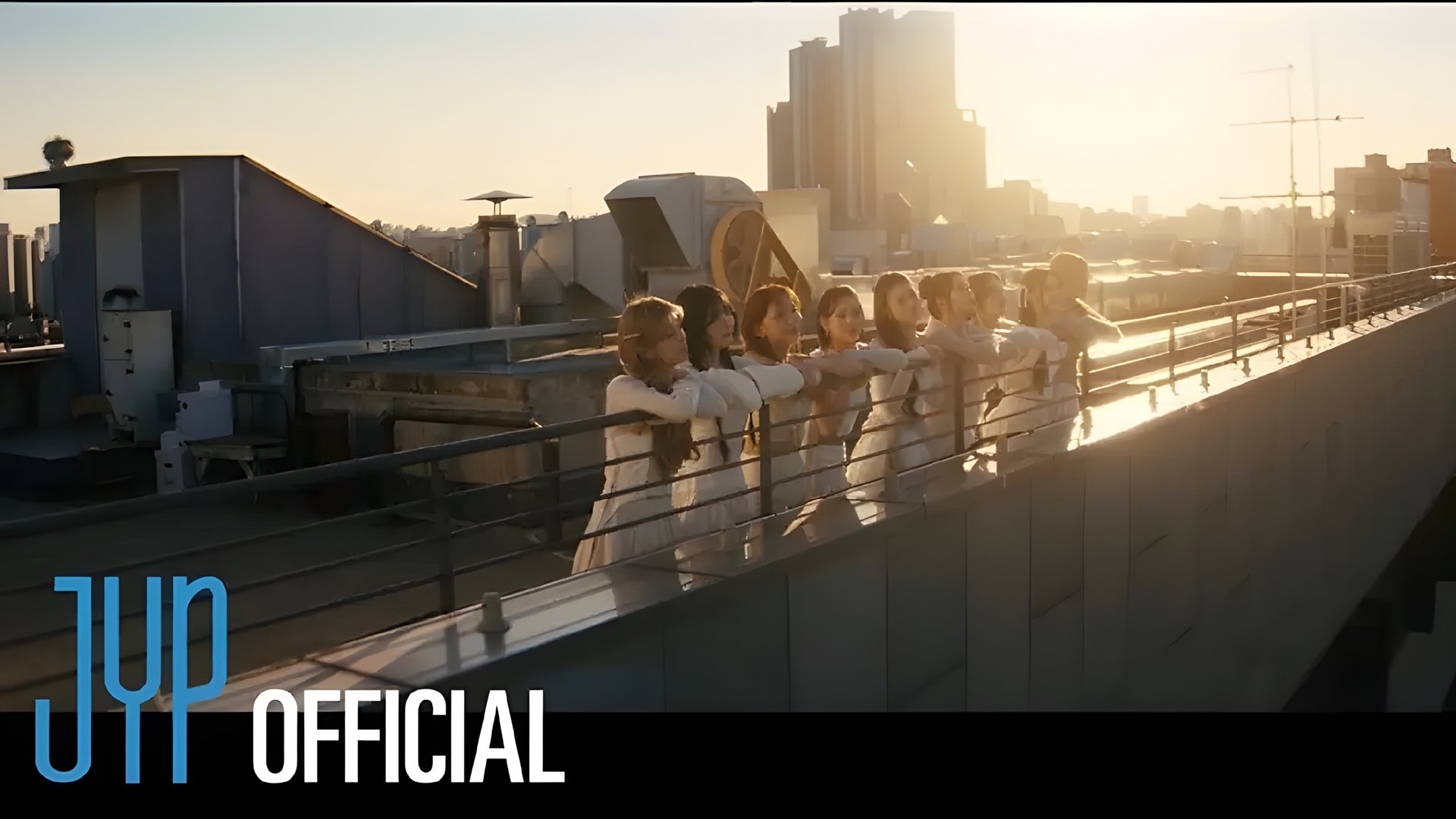 NiziU(니쥬) 「YOAKE」  M/V