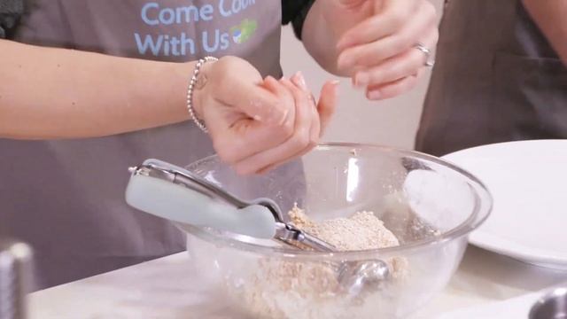 Smart Food Swaps with the Kidney Wellness Hub, Come Cook With Us Chef's. Check them out! смотреть онлайн
