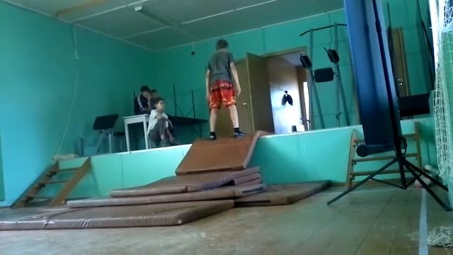 Сальто назад))) смотреть онлайн