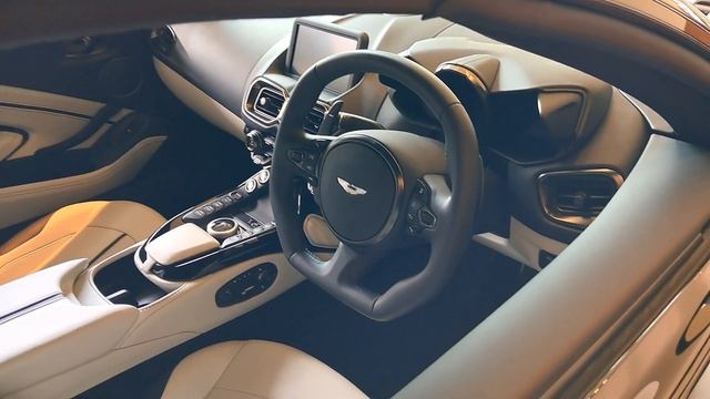 2024 Aston Martin Vantage 4.0L Twin-Turbocharged V8,Aston Martin DBS Superleggera 5.2L Bi-Turbo V12 смотреть онлайн