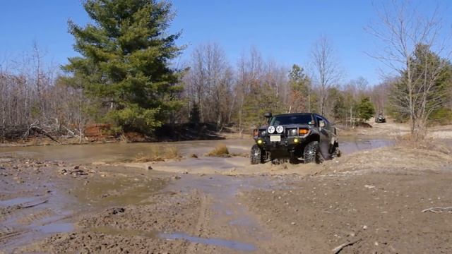 FJ Cruiser off road смотреть онлайн