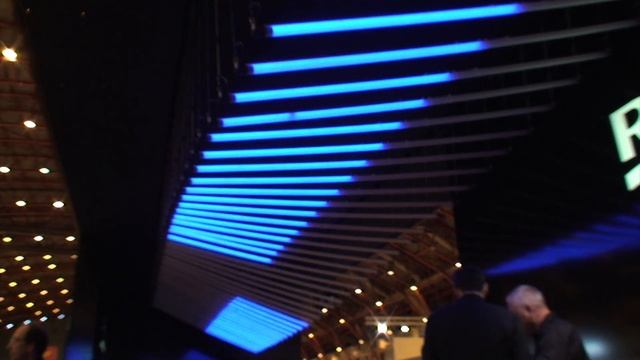 KINETIC LIGHTS - THE WAVE - kinetic helix sculpture for Roca at London 100% Design смотреть онлайн