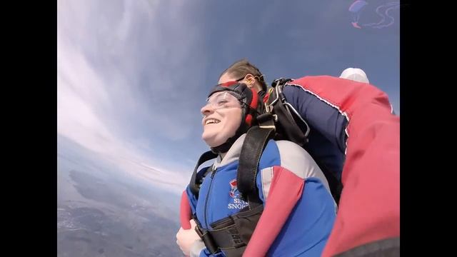 Alyssa McMahon's Tandem skydive! смотреть онлайн