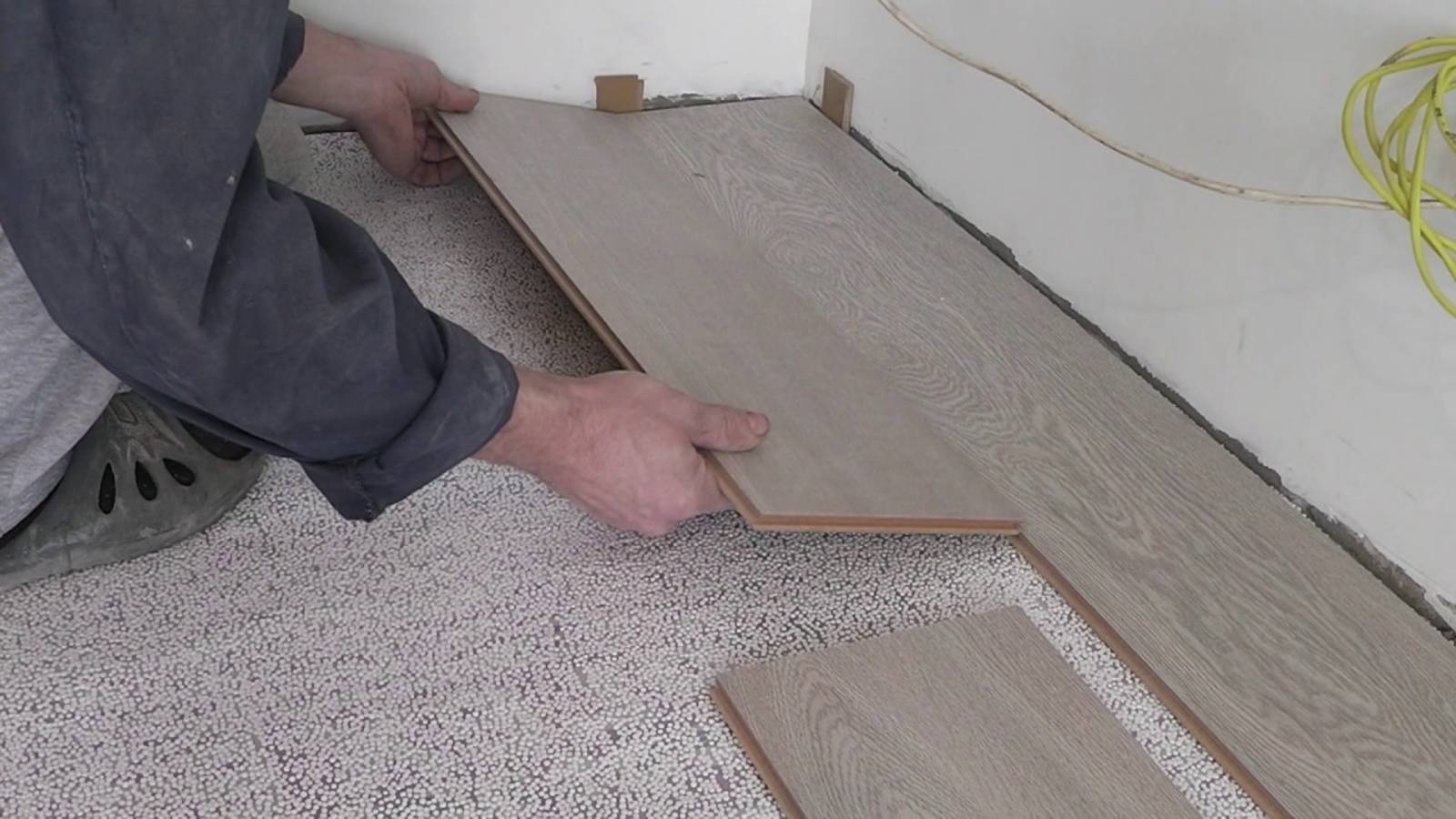 Как правильно укладывать ламинат. Укладываем ламинат своими руками смотреть онлайн