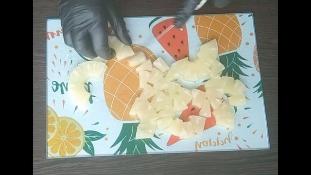 Салат с ананасом вкусный праздничный салат смотреть онлайн