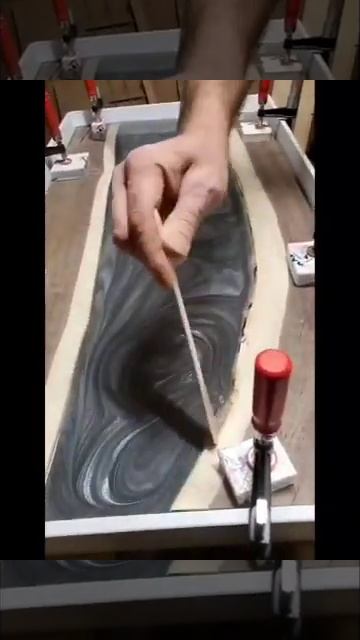 Gray Swirl River Table смотреть онлайн