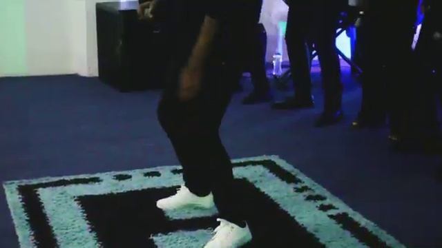 Pascal Yongi, Come to Jesus and dance together. смотреть онлайн