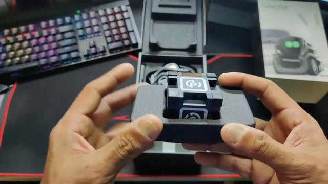 Vector Anki 2020 | Unboxing Hindi |Review ||The best robot than cozmo price ||#Vector india 2020 смотреть онлайн