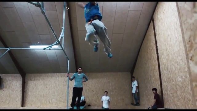 Задний соскок противоходом 720 (Parkour Tricks) смотреть онлайн