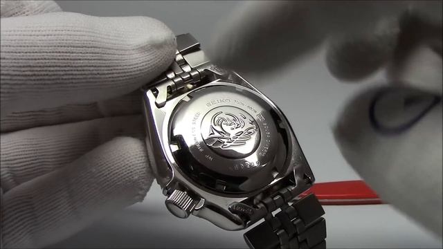 How to remove the back of a watch - Watch and Learn #22 смотреть онлайн