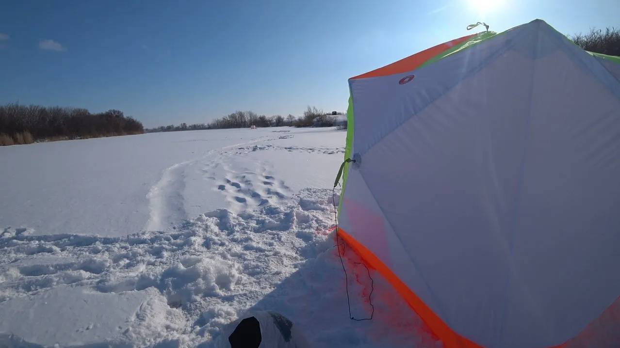 Нашли новое место и попали на отличный клёв. Зимняя рыбалка на поплавок смотреть онлайн