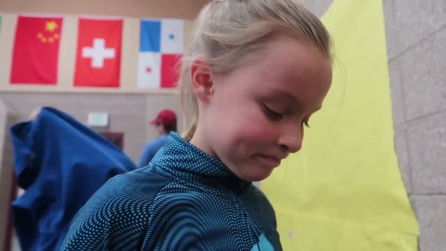 GIANT GUMMY WATERMELON and Girl Scores 6 Points at Basketball Game смотреть онлайн