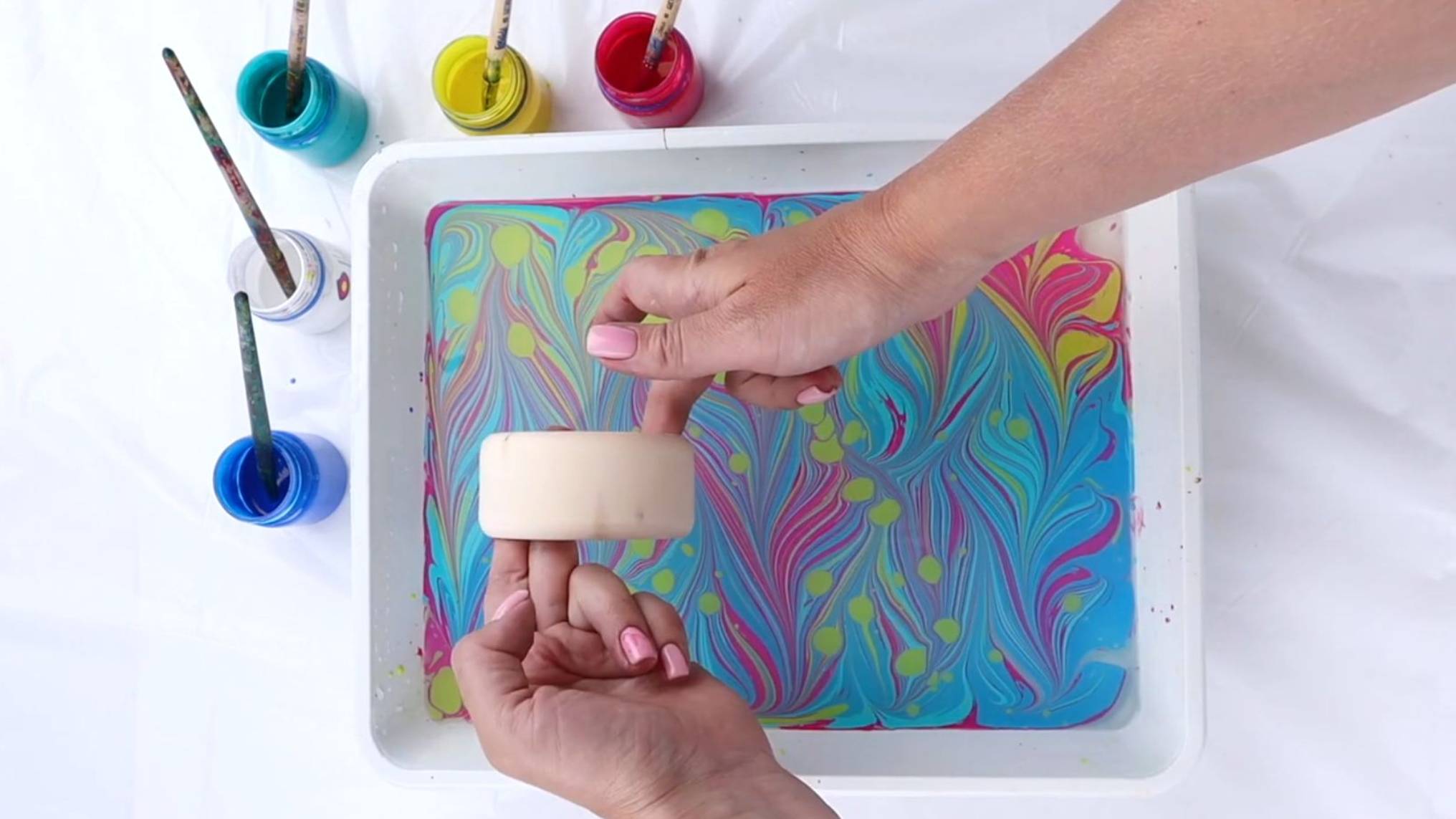 Окрашивание браслета в технике эбру смотреть онлайн