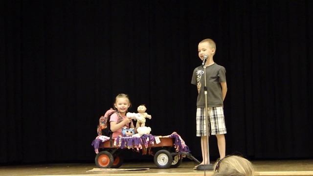 Hayden reciting "For Sale" by Shel Silverstein смотреть онлайн