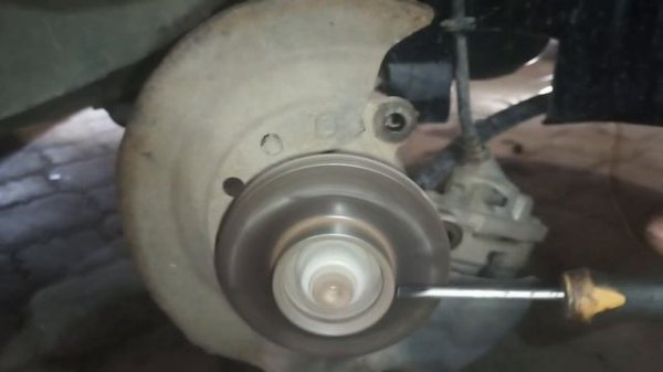 Шлифовка, убираем биение передней ступицы без снятия, своими руками.