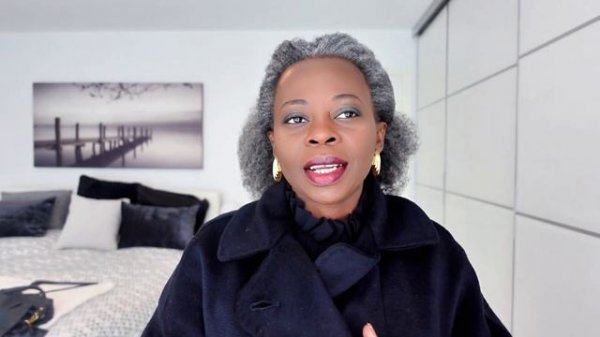 WEEKEND MAX MARA RESINA COAT| My Favorite Coat as a petite woman #wintercoats