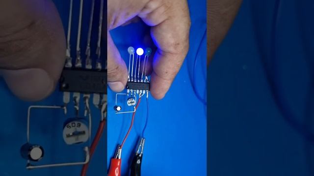 Adjustable Flip Flop Led Flasher cd4047 #shorts #zaferyildiz #short #electronics #viral #diy смотреть онлайн
