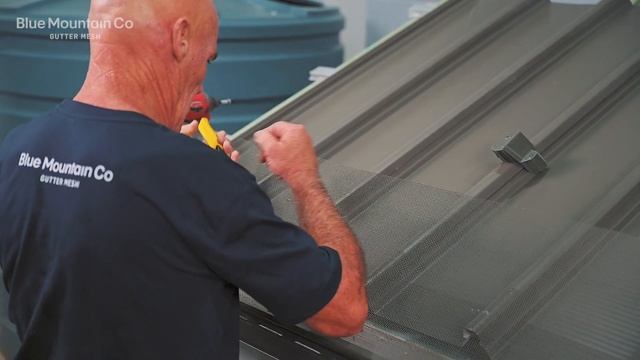 How to Install: Aluminium Gutter Mesh on a Klip-Lok® roof смотреть онлайн