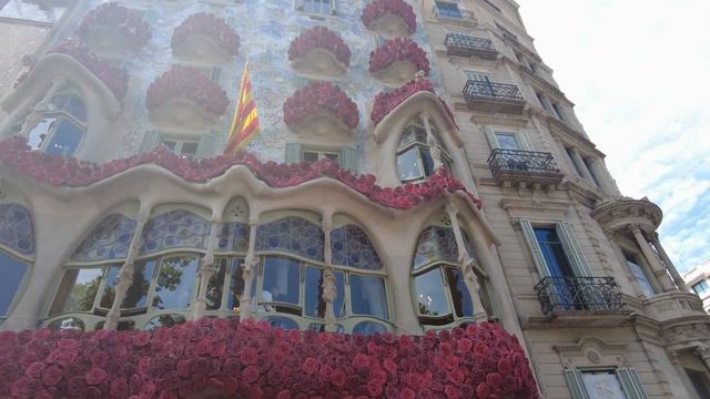 Праздник Святого Георгия в Барселоне. Sant Jordi 🌹 Атмосфера этого дня. смотреть онлайн