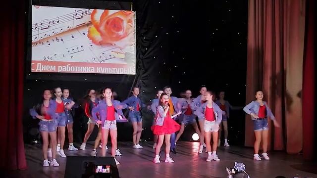 За семью Заборами. АПиТ Грация смотреть онлайн