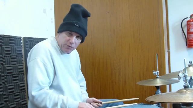 Triplet Shuffle Sweep Drummers Against ITK смотреть онлайн