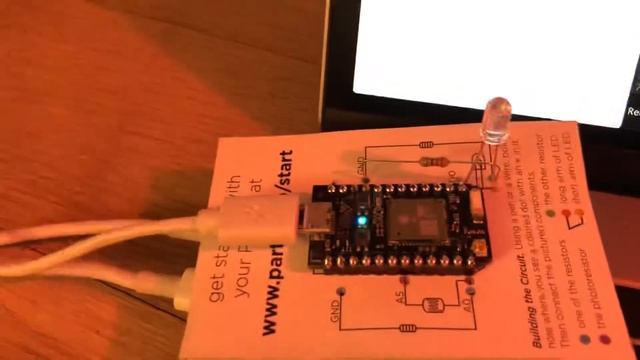 Controlling a Particle.io Photon with NativeScript! смотреть онлайн