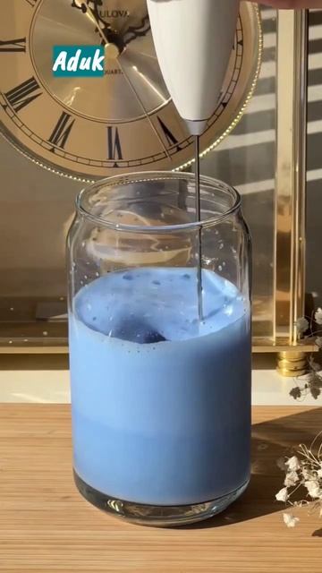 Blue Matcha Latte. #shorts #youtubeshorts #youtuber #minumankekinian #drink смотреть онлайн