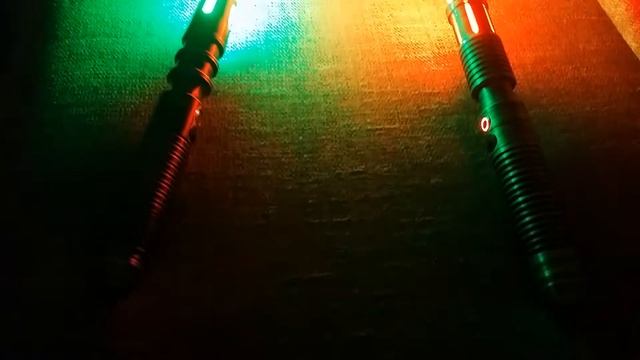 Saberforge Lightsabers: blood orange and green смотреть онлайн