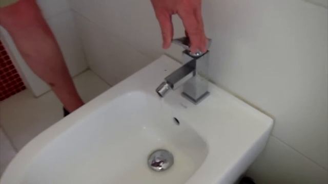 Business Insider reporters describe the house they booked in Havana with AirBnB смотреть онлайн