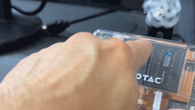 Zotac Pico palm-sized Core i3 with 8-cores with AirJet cooling смотреть онлайн