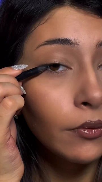 Макияж Моники Беллуччи🤎 #макияжзвезды #шортсы #бьютиблогер #реки #макияж #моникабеллуччи #туториал смотреть онлайн