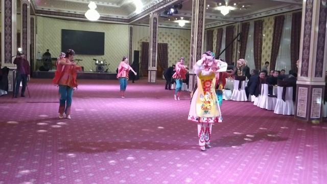 Сурхонча ракс

Uzbek
Uzbekcha Klip
узбек мюзик
Uzbek Music
Uzbek Klip
Uzbekistan
Uzbek Kliplar