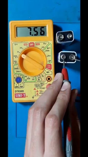 How to check battery with digital multimeter|Battery polarity tester смотреть онлайн