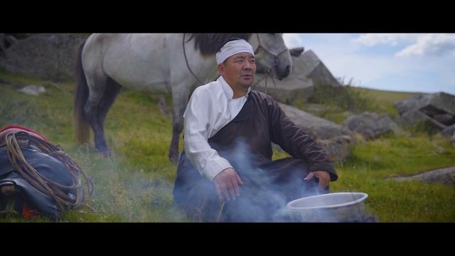 Enhbayar - Minii Aav Aduuchin Hun (Official Music Video) смотреть онлайн
