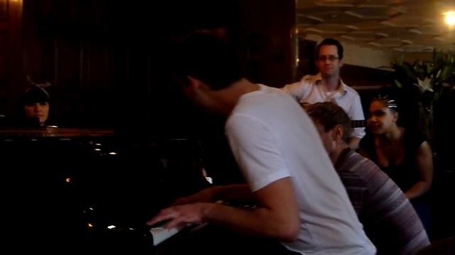 Mika - Love Today @ Magic Points secret gig in London 22.1.2011 (HD) смотреть онлайн