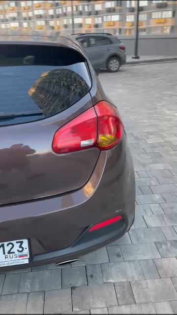 KIA CEED смотреть онлайн