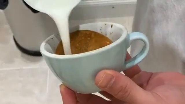 Latte Art Tips - Coming Soon - La Marzocco | Linea Mini смотреть онлайн