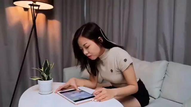 【Nillkin】PowerHold tablet wireless charging stand смотреть онлайн
