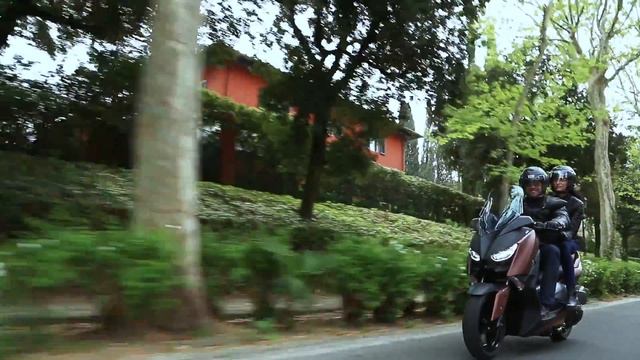 Yamaha X-MAX 300 in Florence смотреть онлайн
