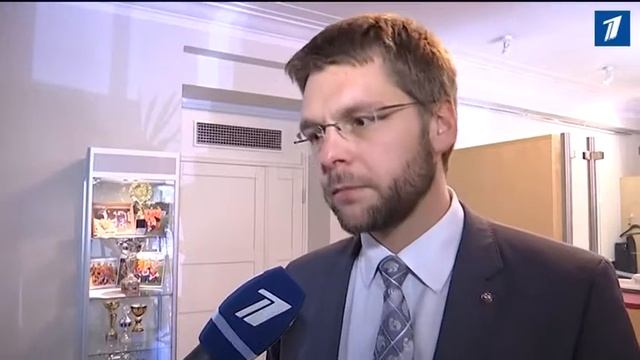 Чиновники попытались утихомирить протестующих врачей смотреть онлайн