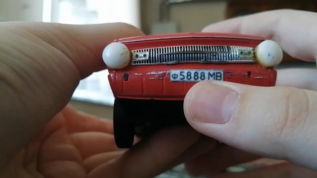 Обзор на масштабную модель автомобиля ЗАЗ - 966 "Ушастый" в масштабе 1 к 24. смотреть онлайн