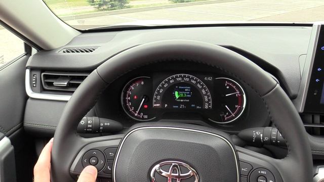 2022 Toyota RAV4. Обзор (интерьер, экстерьер, двигатель) смотреть онлайн