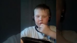 Стрим с наушниками