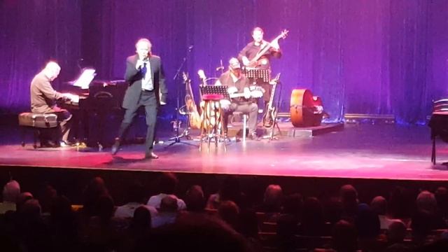 Serrat en Lima смотреть онлайн