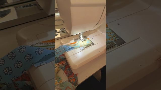 How to create BIAS TAPE from Fabric Scraps #bias #fabricscraps #sewinghacks #sewingtips смотреть онлайн