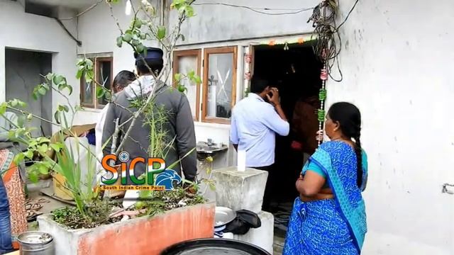 ‘Social welfare officer’ held for cheating women in Kodaikanal смотреть онлайн