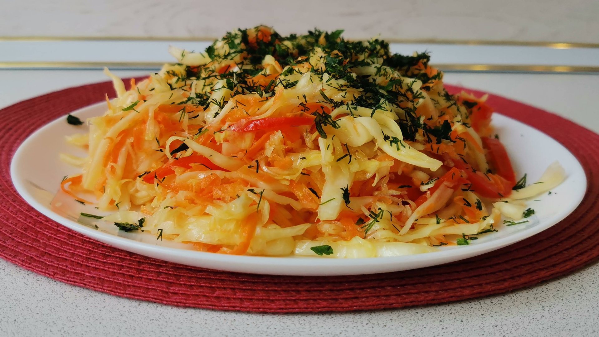 Салат с капустой за 10 минут. Капуста теперь идет только так. Простой рецепт салата с капустой. смотреть онлайн