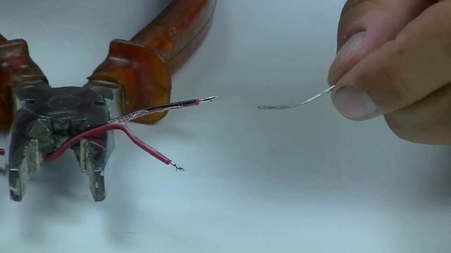 Come saldare i fili elettrici su una striscia LED monocolore 2 PIN смотреть онлайн