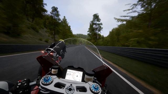 Ducati Panigale Vs Bmw S1000RR At Nurburgring Ride 4 | 4K смотреть онлайн